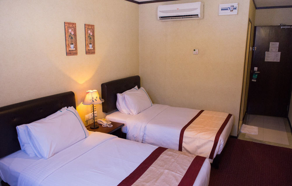 Hotel Vistaria Johor Bahru Exterior photo