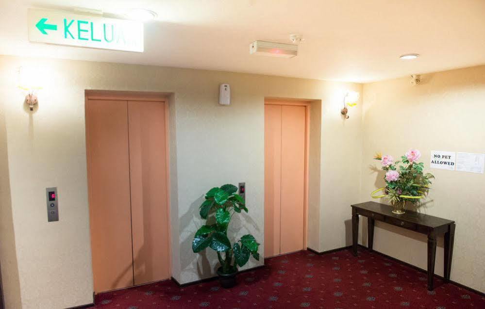 Hotel Vistaria Johor Bahru Exterior photo